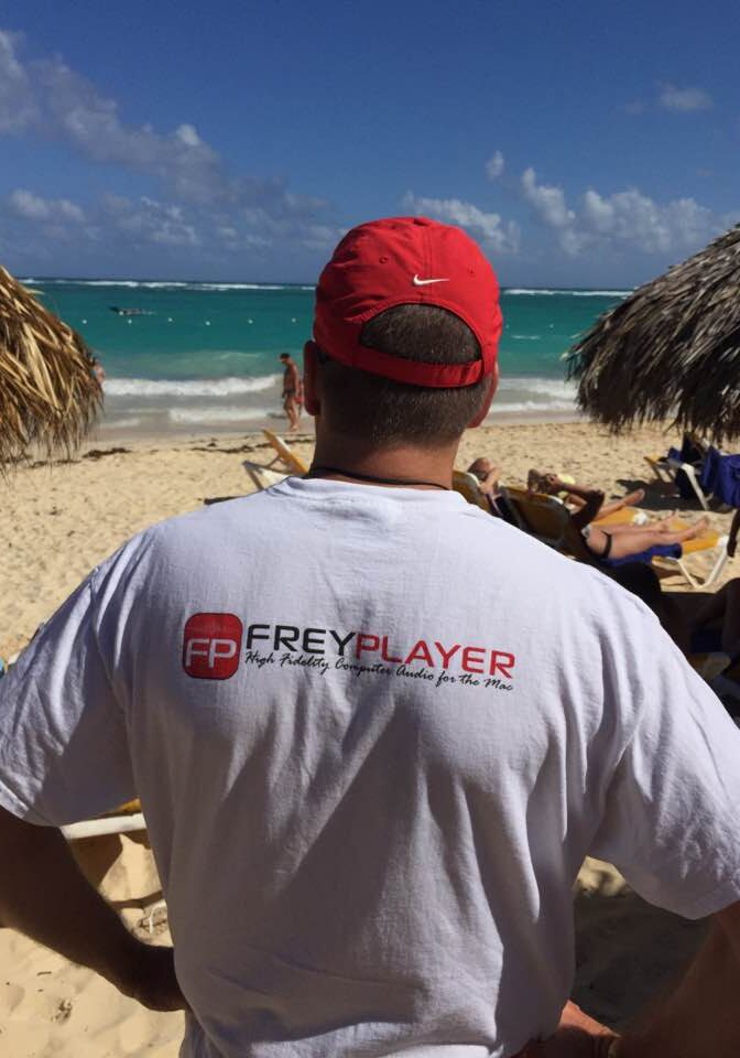 FreyPlayer on the Beach

